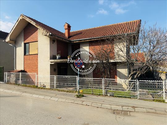 Centar Pivara Kuća 144m2 Plac 1.52a