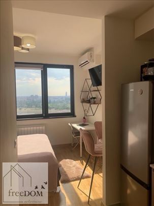 Studio - apartman sa garažnim mestom