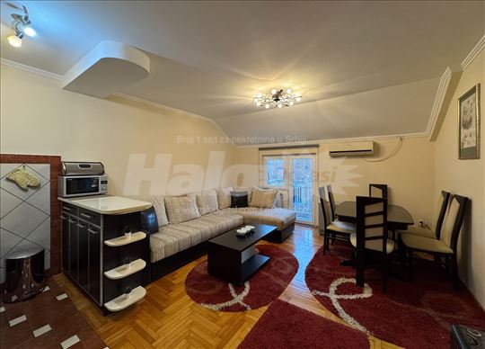 Divan, Uredjen Stan na Dedinju u Mirnom Delu 40m² 