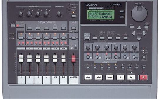 ROLAND VS 840 GX digitalni studio za snimanje sa 8