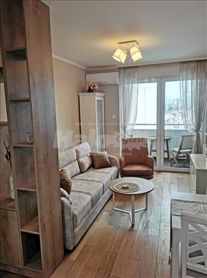 Moderno opremljena garsonjera