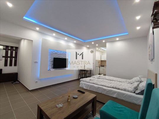 Lux - Labudovo brdo, 17 Oktobra - 35m2 1.0 uknj