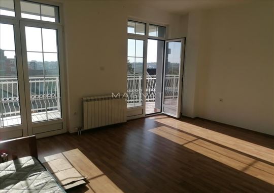 Jajinci - komforan stan sa terasom od 10m2 ID#4920