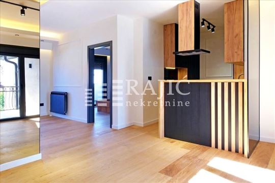 Centar,Gundulicev venac 80m2,3.0+terasa10m2-luksuz