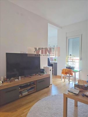 Blok 63, odličan 2,5 renoviran 63m²+L