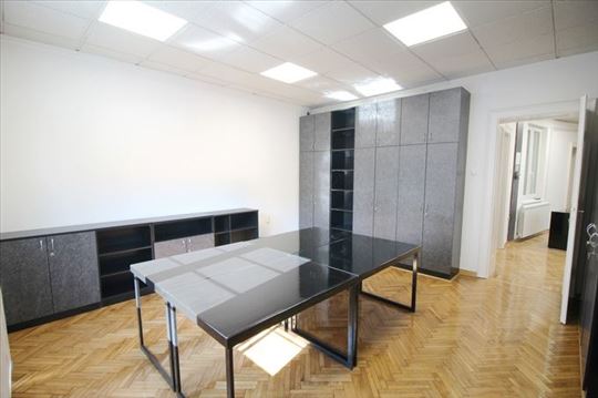 Kompletno renoviran prostor, centar grada, ID 1263