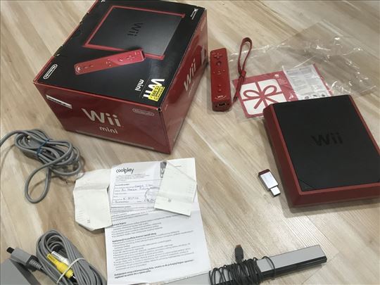 Nintendo Wii Mini 13 igara 32GB/SOFTMODOVAN