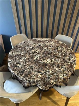 Elegantan okrugli stolnjak 