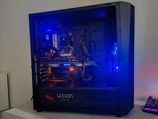 Gejmer/ intel i7 8700/16GB/ M2 512 / GTX 1070 8G