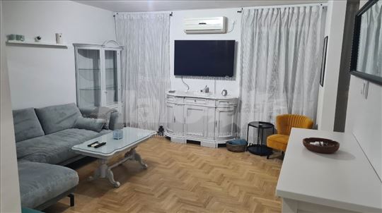 Renoviran stan na top lokaciji u filmskom gradu