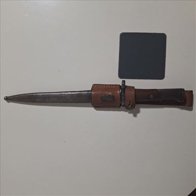 Bajonet M 48 u broju sa viskom