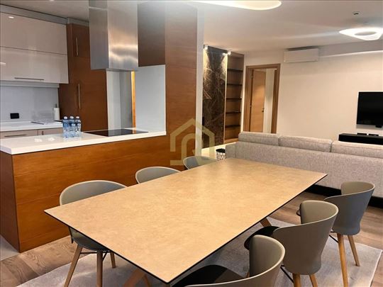 Izdavanje, stan sa dva garazna mesta, 140m2, Id152