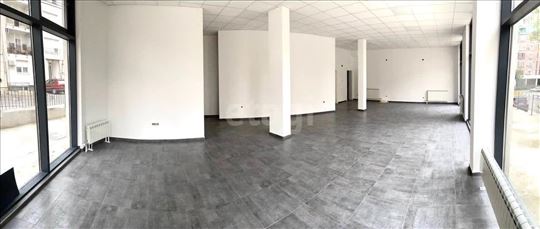 Lokal 100m2 + bašta 50m2