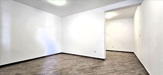 Poslovni prostor, kancelarija, 28m2