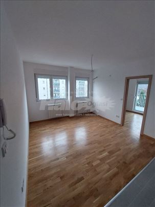 Prazan stan u naselju Vojvode Vlahovica +parking