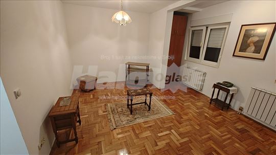 Izdajem delimično namešten stan