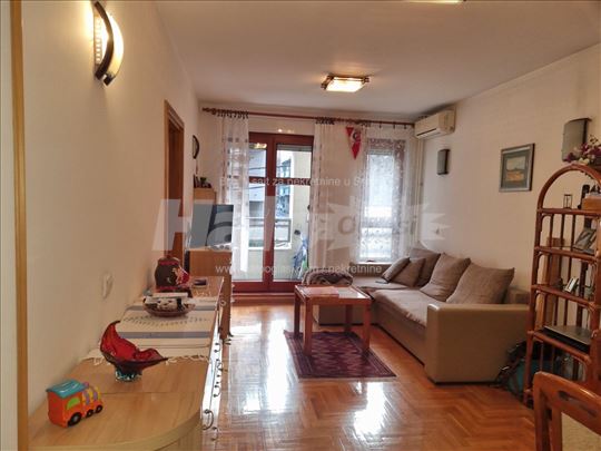 Izdajem stan na Vračaru