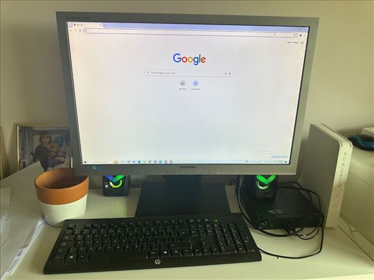 Odličan komplet računar Thinkcentre m93p, monitor 