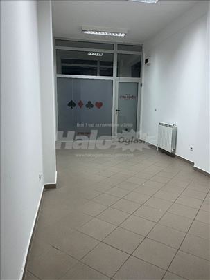 Izdajem Lokal Na Trosarini 25m2