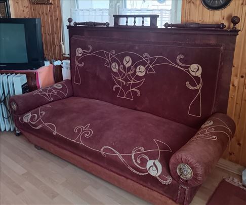 Sofa antikvitet iz perioda 1900-ih