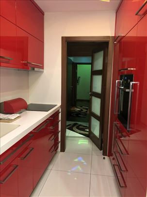 Centar grad, namešten trosoban stan, 80 m2, cg