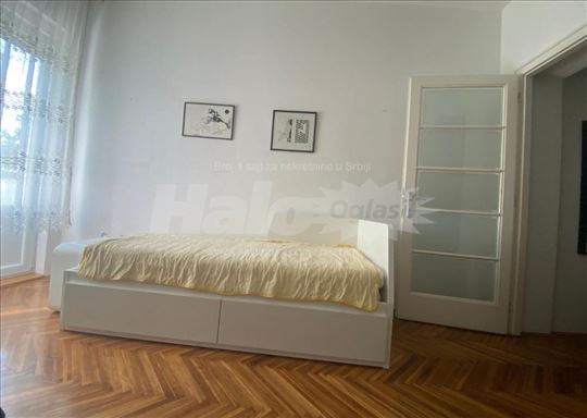 Dvosoban stan na Bulevaru - svi računi oko 70Eura