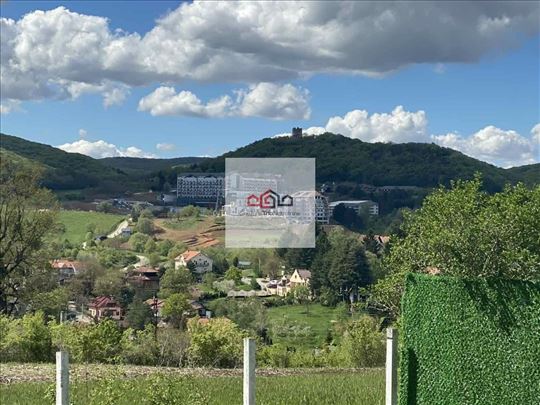 Vrdnik  Vikendica Na Placu Od 939m2