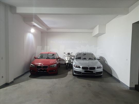 Prodaja Garaza 2 parking mesta mogucnost 3 mesta