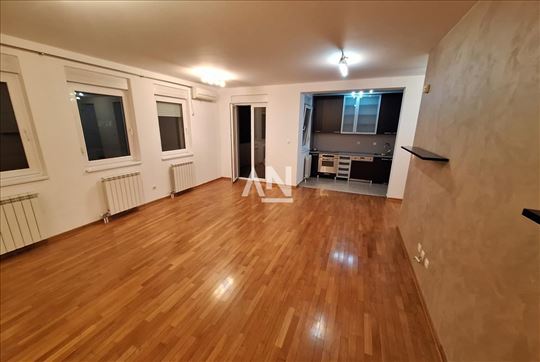 Vračar, Gospodara Vučića, 82m2, 2.5, sa garažnim m