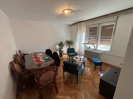 Prizmina zgrada, 2.0 stan, 50 m2, garaža