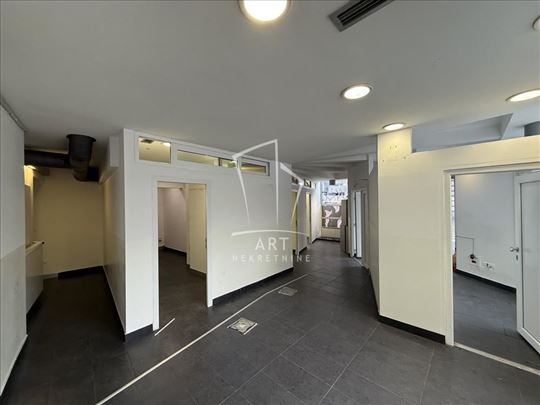 Lokal sa izlogom ka dve ulice ID#10219