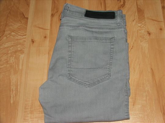 Zara pantalone, farmerke, vel. 32/32