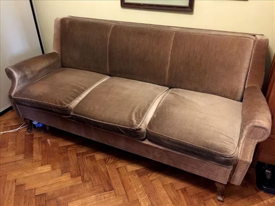 Trosed sofa – krevet za dve osobe - na izvlačenje