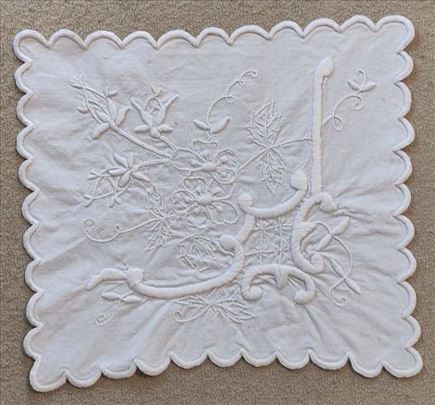 Vintage Etno milje beli vez 26 x 24 cm 