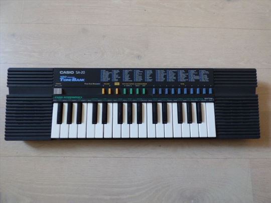 Sintisajzer Casio SA-20