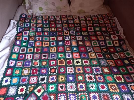 Ručno rađeni končani unikatni prekrivač