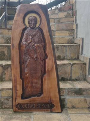 Ikona Sv. Nikola u orahu, dimenzije 92 x 46 x 5,5.