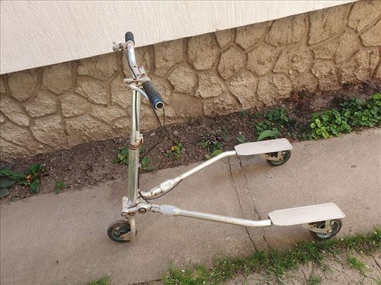 Trotinet na 3 točka / 3 Wheel Swing Scooter