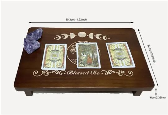 Tarot sto oltar za karte