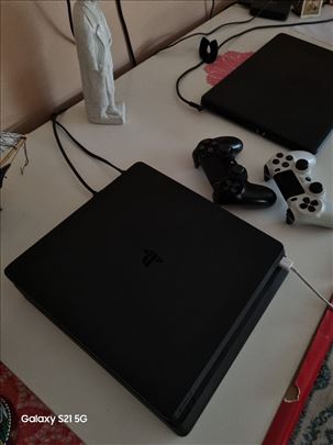 Playstation 4 slim