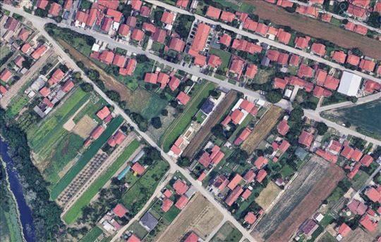 Na prodaju građevinsko zemljište  u Borči
