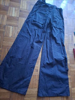 Pantalone za mlade 