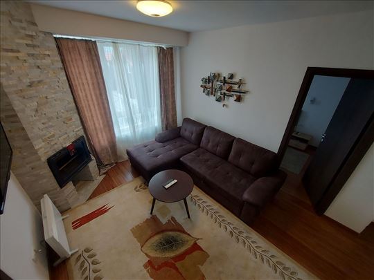 Apartman sa 2 spavaće sobe, kaminom, Kraljevi Čard