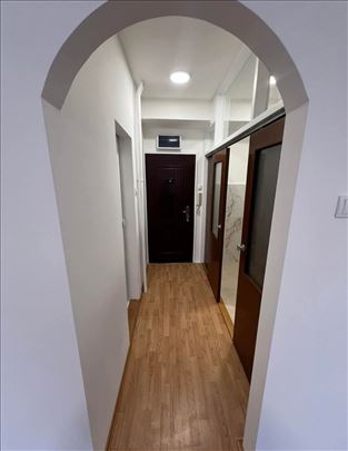 Garsonjera - strogi centar - renovirana, 25m2