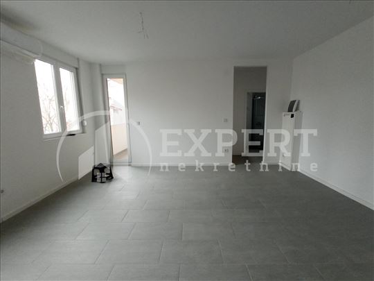 Izdaje se kancelarijski prostor 39m2, Knjaževačka