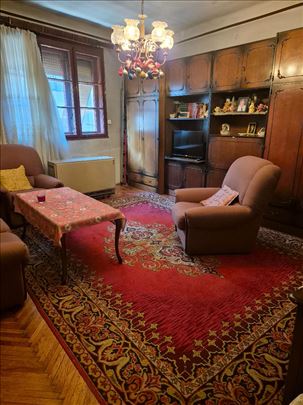 Krunska,Molerova, salonac,odlicna zgrada.Lift..