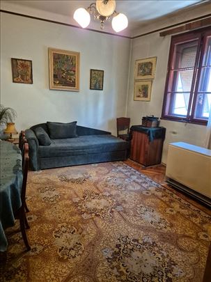 Krunska,Molerova, salonac,odlicna zgrada.Lift..
