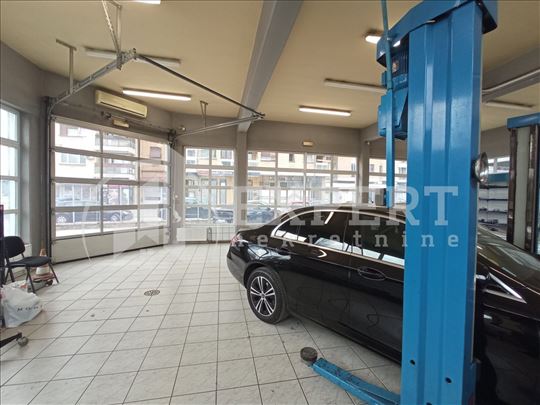 Izdaje se poslovni prostor 156m2, open space, u ši