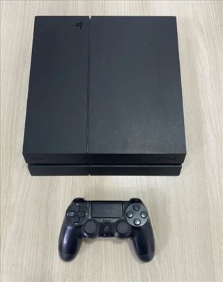 Playstation 4 500gb sa 1 džojstikom i GARANCIJOM!