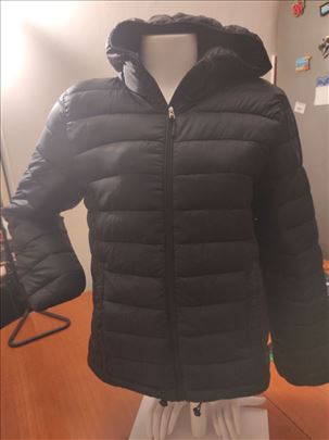 Pull&Bear crna jakna. l